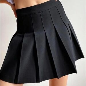 NWOT Sunday Best Aritzia Skirt Size 4